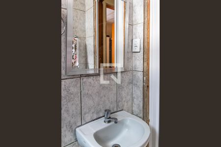 Casa à venda com 200m², 4 quartos e sem vaga Casa à venda com 200m², 4 quartos e sem vagaBanheiro