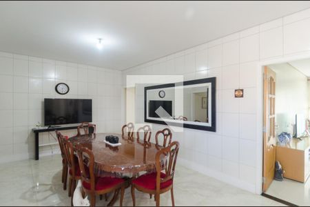 Casa à venda com 727m², 4 quartos e 14 vagas Casa à venda com 727m², 4 quartos e 14 vagasCozinha