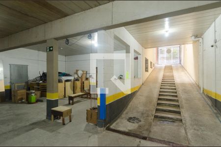 Casa à venda com 727m², 4 quartos e 14 vagas Casa à venda com 727m², 4 quartos e 14 vagasGaragem