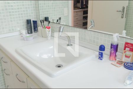 Casa à venda com 727m², 4 quartos e 14 vagas Casa à venda com 727m², 4 quartos e 14 vagasBanheiro da suíte