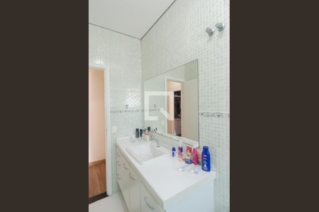 Casa à venda com 727m², 4 quartos e 14 vagas Casa à venda com 727m², 4 quartos e 14 vagasBanheiro da suíte