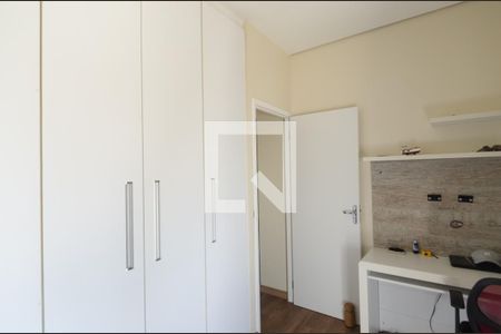 Casa à venda com 727m², 4 quartos e 14 vagas Casa à venda com 727m², 4 quartos e 14 vagasQuarto 4