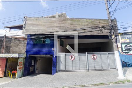 Casa à venda com 727m², 4 quartos e 14 vagas Casa à venda com 727m², 4 quartos e 14 vagasFachada