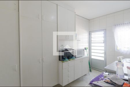 Casa à venda com 727m², 4 quartos e 14 vagas Casa à venda com 727m², 4 quartos e 14 vagasÁrea de serviço