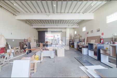 Casa à venda com 727m², 4 quartos e 14 vagas Casa à venda com 727m², 4 quartos e 14 vagasGalpão