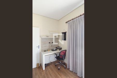 Casa à venda com 727m², 4 quartos e 14 vagas Casa à venda com 727m², 4 quartos e 14 vagasQuarto 4