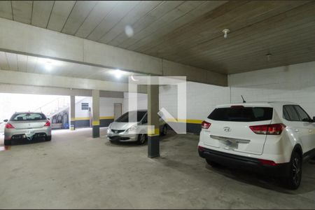 Casa à venda com 727m², 4 quartos e 14 vagas Casa à venda com 727m², 4 quartos e 14 vagasGaragem