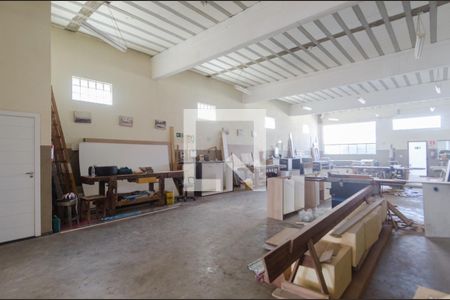 Casa à venda com 727m², 4 quartos e 14 vagas Casa à venda com 727m², 4 quartos e 14 vagasGalpão