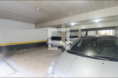 Casa à venda com 727m², 4 quartos e 14 vagas Casa à venda com 727m², 4 quartos e 14 vagasGaragem