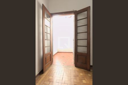Casa à venda com 178m², 3 quartos e 2 vagasQuarto 2 - Varanda