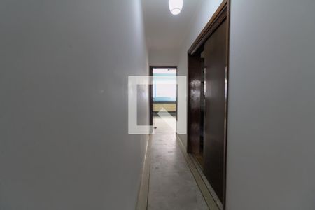 Casa à venda com 178m², 3 quartos e 2 vagasCorredor