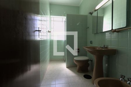 Casa à venda com 178m², 3 quartos e 2 vagasBanheiro Social