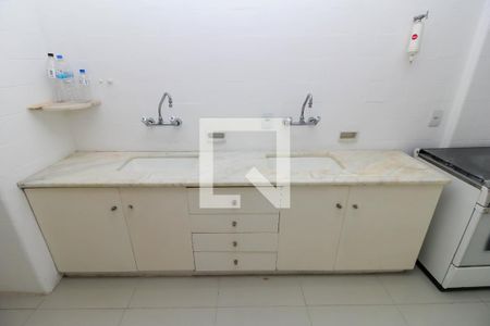 Apartamento à venda com 200m², 3 quartos e sem vagaCozinha - Armários