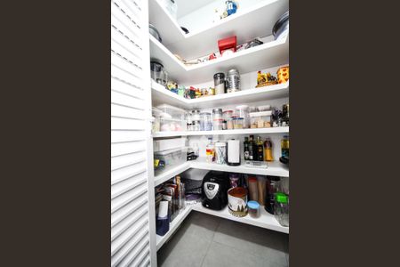 Casa à venda com 640m², 4 quartos e 7 vagasDespensa