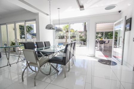 Casa à venda com 640m², 4 quartos e 7 vagasSala de jantar