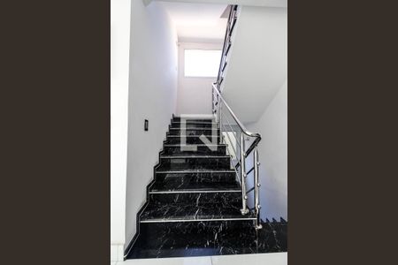 Casa à venda com 640m², 4 quartos e 7 vagasEscada