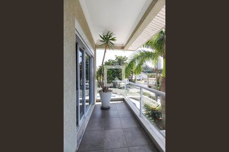 Casa à venda com 640m², 4 quartos e 7 vagasVaranda 