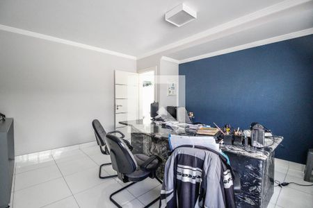 Casa à venda com 640m², 4 quartos e 7 vagasEscritório