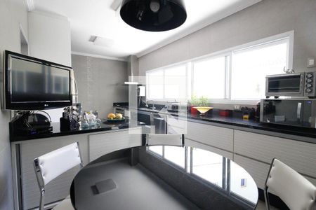 Casa à venda com 640m², 4 quartos e 7 vagasCozinha