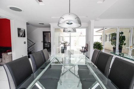 Casa à venda com 640m², 4 quartos e 7 vagasSala de jantar
