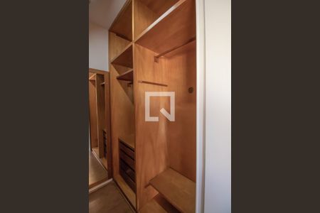Apartamento à venda com 105m², 3 quartos e 2 vagasCloset - Quarto 2 - Suíte