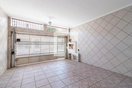 Garagem de casa à venda com 3 quartos, 230m² em Chora Menino, São Paulo