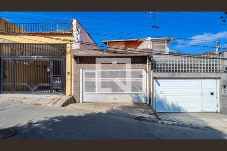 Fachada de casa à venda com 3 quartos, 230m² em Chora Menino, São Paulo