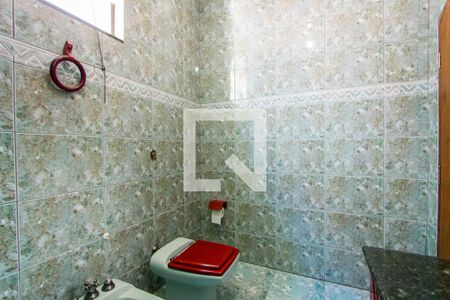 Casa à venda com 170m², 3 quartos e sem vaga Casa à venda com 170m², 3 quartos e sem vagaBanheiro social