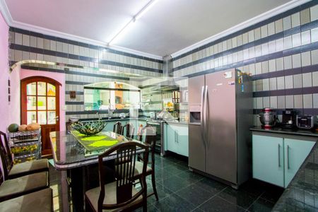 Casa à venda com 170m², 3 quartos e sem vaga Casa à venda com 170m², 3 quartos e sem vagaCozinha