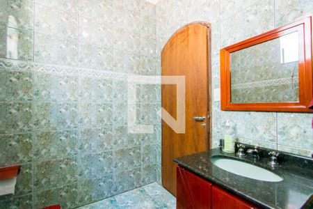 Casa à venda com 170m², 3 quartos e sem vaga Casa à venda com 170m², 3 quartos e sem vagaBanheiro social