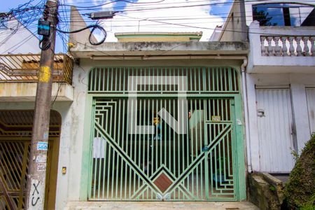 Casa à venda com 170m², 3 quartos e sem vaga Casa à venda com 170m², 3 quartos e sem vagaFachada