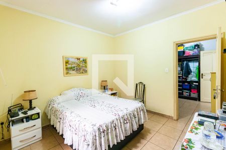 Casa à venda com 280m², 3 quartos e 2 vagasSuíte