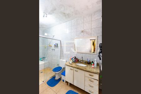 Casa à venda com 280m², 3 quartos e 2 vagasBanheiro da Suíte