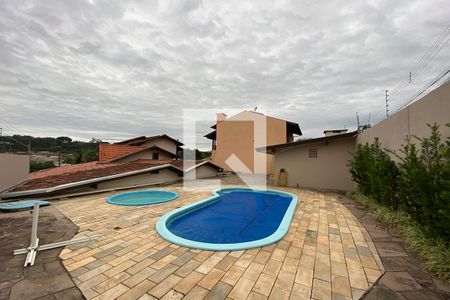 Casa à venda com 230m², 5 quartos e 4 vagasPiscina