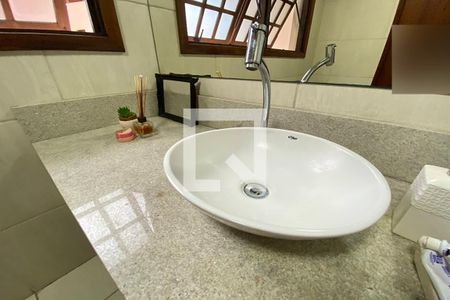 Casa à venda com 230m², 5 quartos e 4 vagasPia do Banheiro