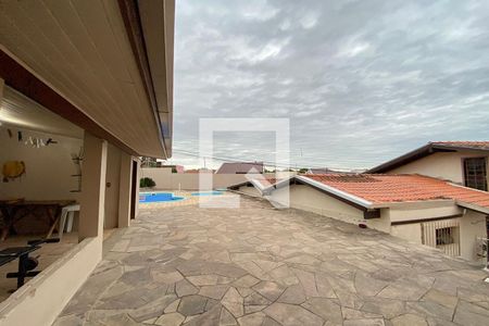 Casa à venda com 230m², 5 quartos e 4 vagasÁrea Externa