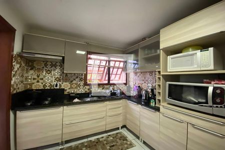 Casa à venda com 230m², 5 quartos e 4 vagasCozinha