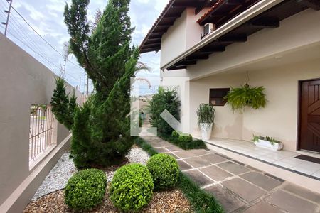 Casa à venda com 230m², 5 quartos e 4 vagasÁrea Externa