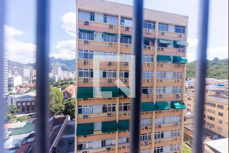 Apartamento à venda com 110m², 2 quartos e 1 vaga Apartamento à venda com 110m², 2 quartos e 1 vagaVista do Quarto 2