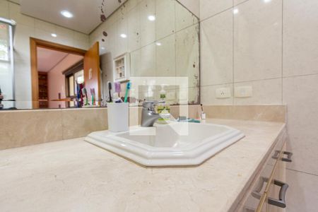 Casa à venda com 775m², 4 quartos e 6 vagasBanheiro da Suíte 1