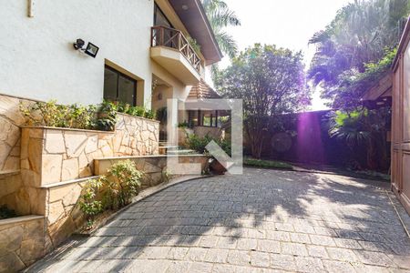 Casa à venda com 775m², 4 quartos e 6 vagasEntrada