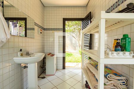 Casa à venda com 775m², 4 quartos e 6 vagasBanheiro Externo