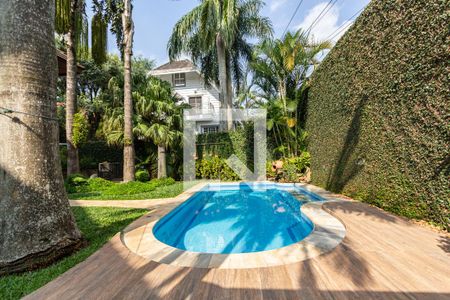 Casa à venda com 775m², 4 quartos e 6 vagasÁrea comum - Piscina