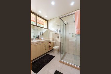 Casa à venda com 775m², 4 quartos e 6 vagasBanheiro da Suíte 2