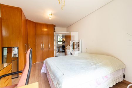 Casa à venda com 775m², 4 quartos e 6 vagasSuíte 2