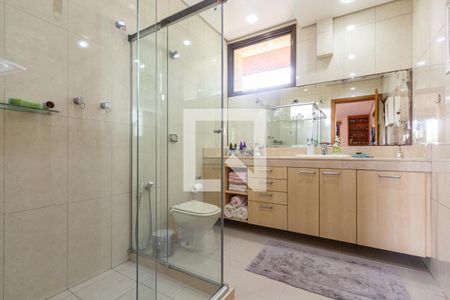 Casa à venda com 775m², 4 quartos e 6 vagasBanheiro da Suíte 1