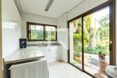 Casa à venda com 775m², 4 quartos e 6 vagasLavanderia