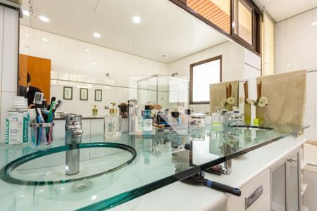 Casa à venda com 775m², 4 quartos e 6 vagasBanheiro da Suíte 3