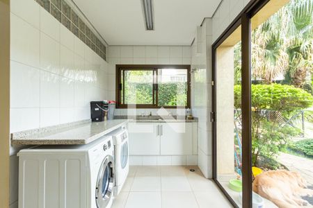 Casa à venda com 775m², 4 quartos e 6 vagasLavanderia