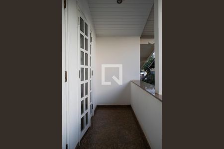 Casa à venda com 365m², 4 quartos e 4 vagassacada sotão